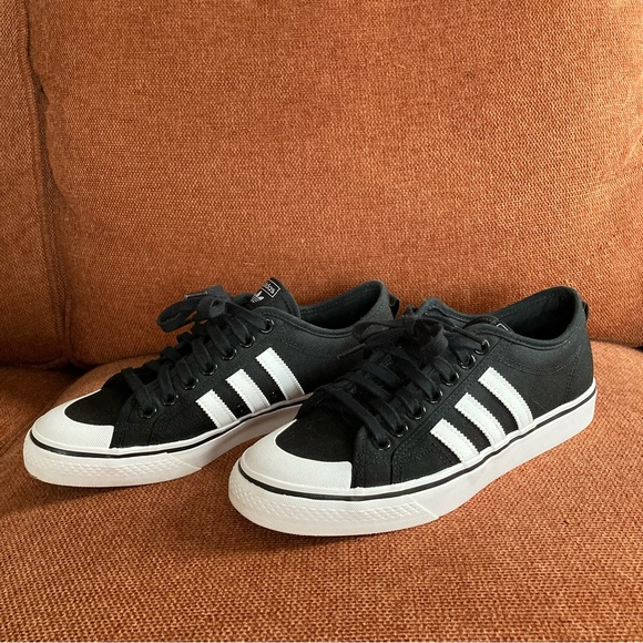 COPY - Adidas Nizza Sneakers 8.5M / 9.5W - Picture 1 of 5